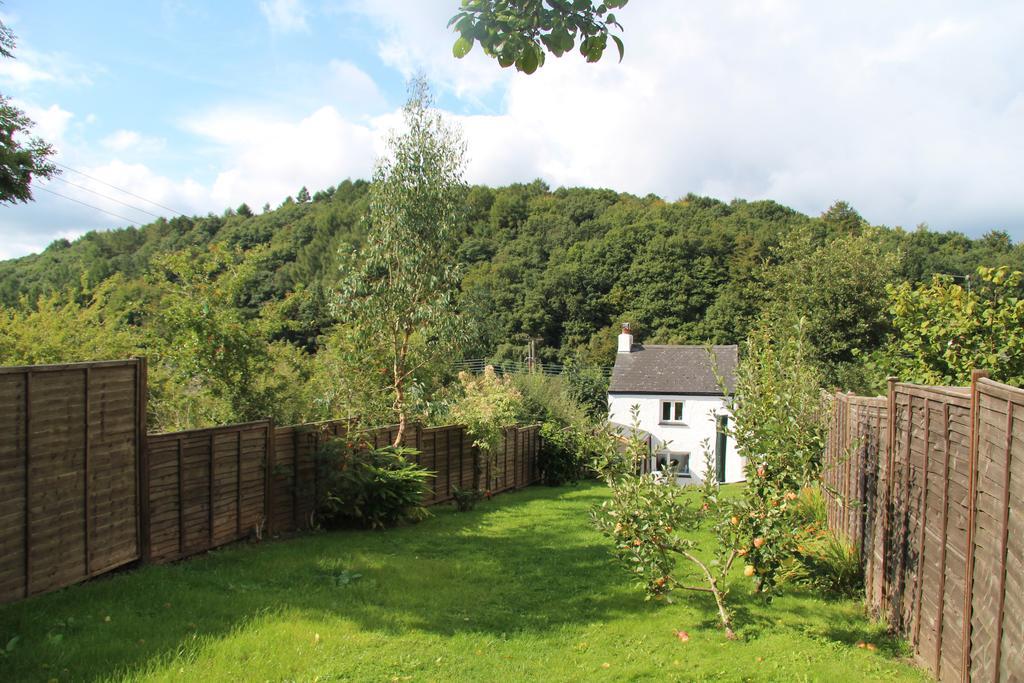 Peacock Cottage Cinderford Номер фото